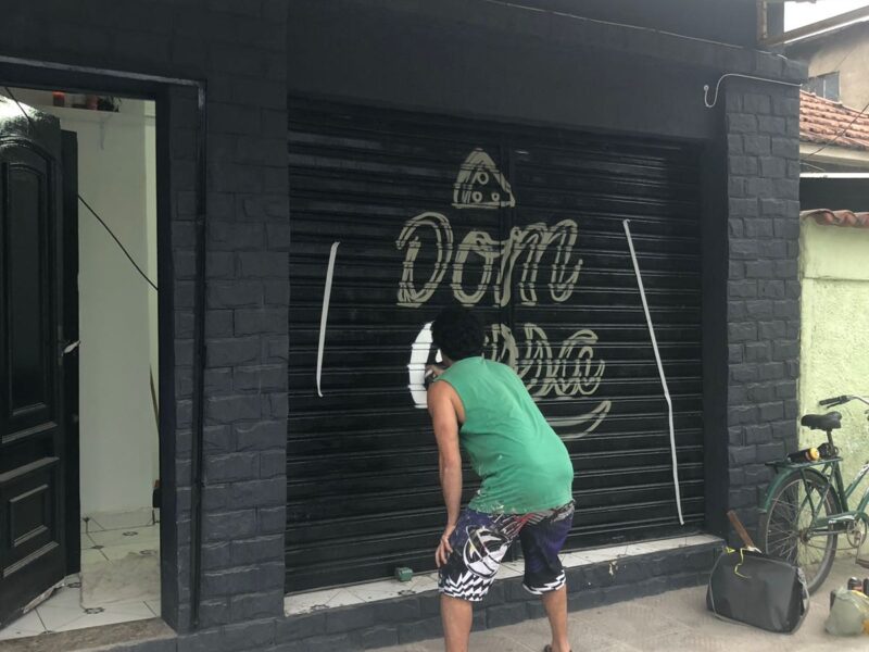 PINTURA PORTA DOM CASSA - LOGO